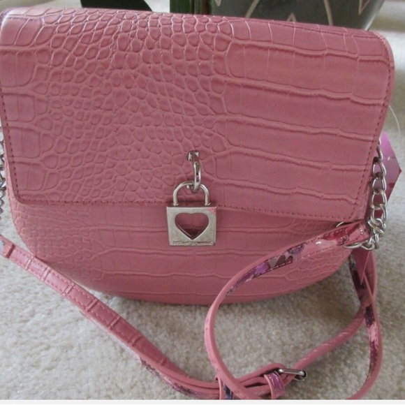 Betsey Johnson Handbags - Betsey Johnson XOMIMI Blush Floral Crossbody Bag With Heart Logo New With Tag